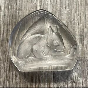 Dartinton Crystal Paperweight Capredoni Crystal Squirrel Signed 2.5 x 2.25"